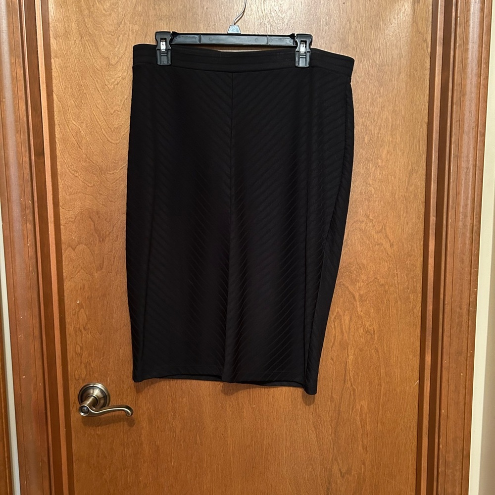 2 for 1 deal* black stretch Apt 9 skirt size L - Picture 2 of 3